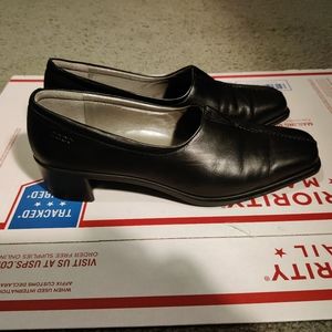 Black leather ECCO low heel slip on